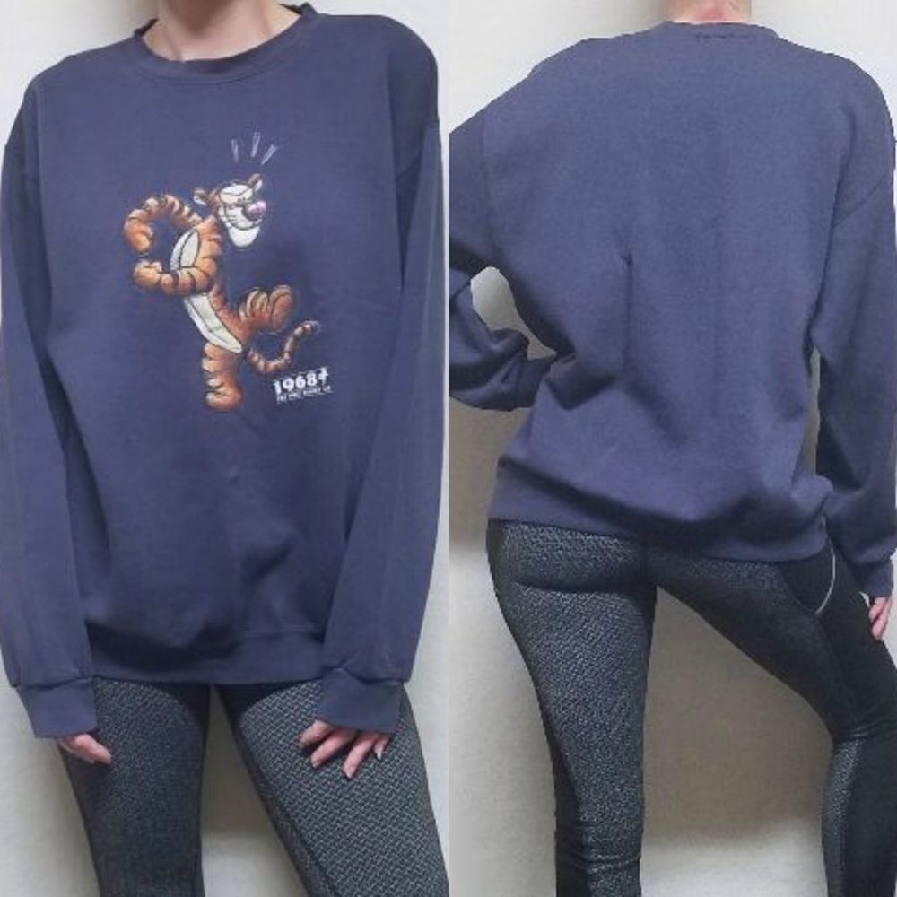 VINTAGE Tigger The Disney Store Blue Sweatshirt